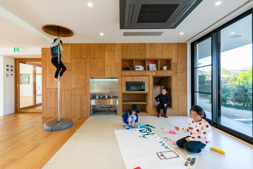 幼兒園室內(nèi)門窗設(shè)計要注意什么？